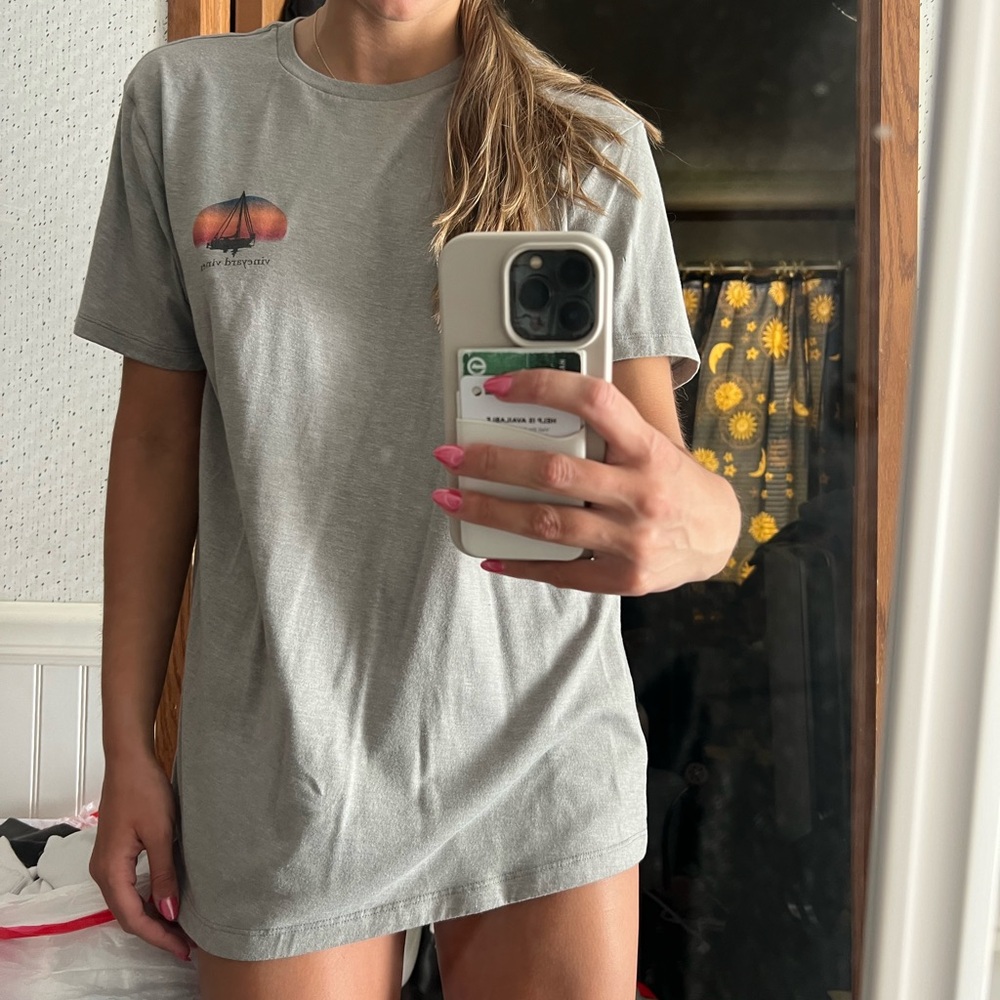 Vineyard Vines T Shirt